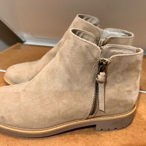 Esprit Women’s Size 10 Saige Suede Ankle Boots